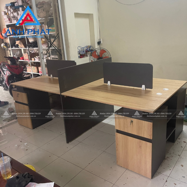 Top 20+ Các mẫu bàn làm việc chia vách ngăn đẹp và rẻ 2023